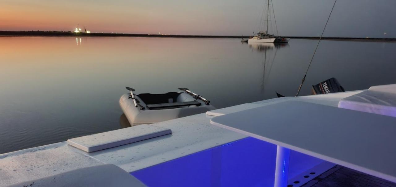 Barco Casa Catamarã SleepandBoat FAO Exterior foto