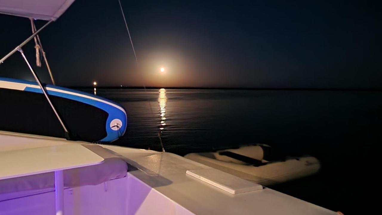 Barco Casa Catamarã SleepandBoat FAO Exterior foto